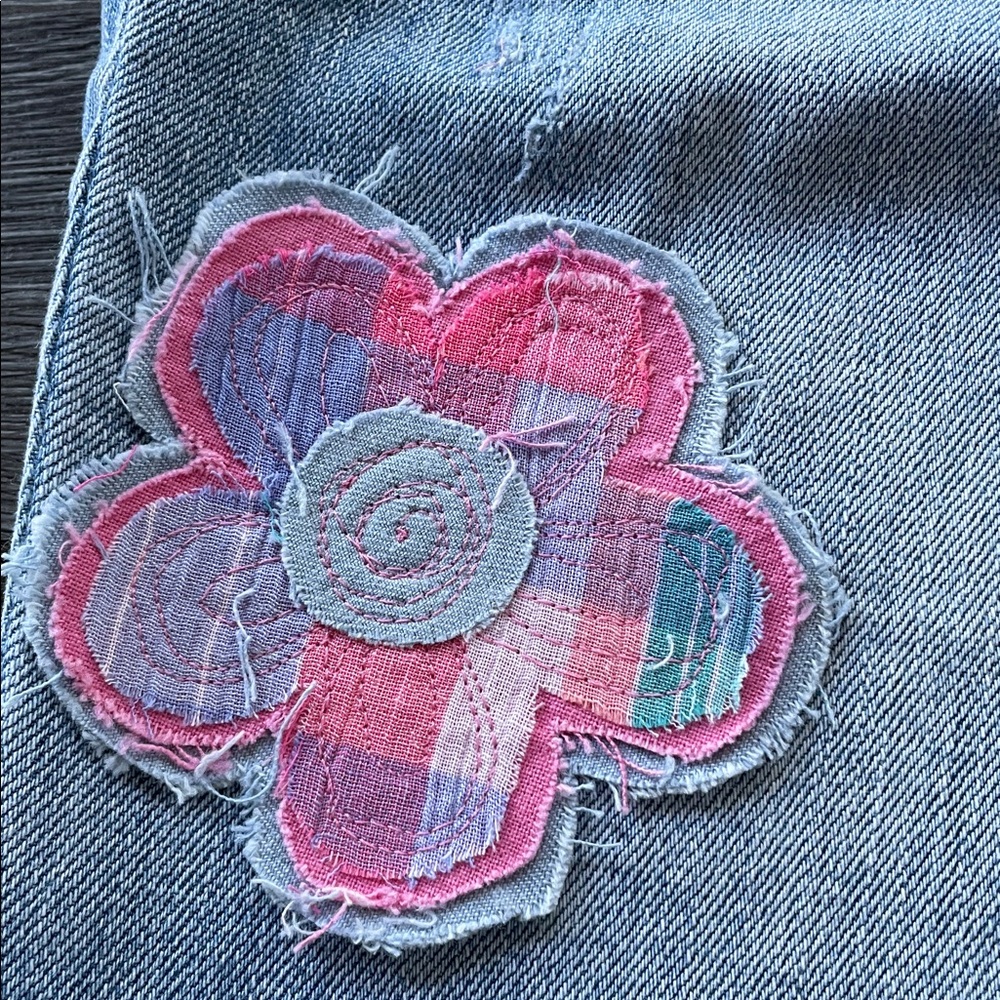 Upcycled Embellished Cropped Flare Light Wash Jeans Boho Scrappy Fabric Flowers - Picture 13 of 16